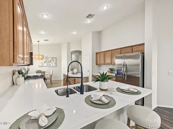 2046 E CAROB Drive, Chandler, AZ 85286