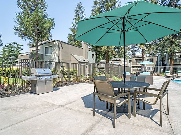 4th image of 995 Tully Rd #402