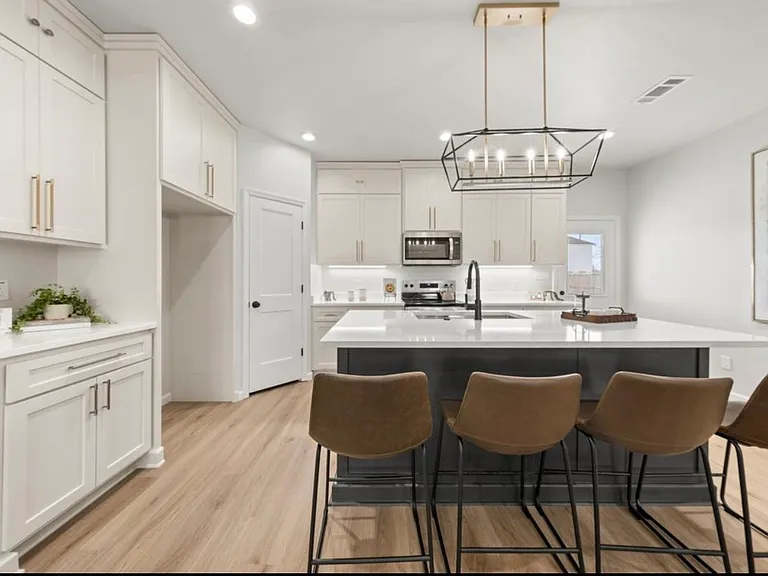 1628 Ewing Ave — Photo 10