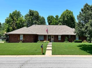 3322 Goldfinch Ln, Enid, OK 73703