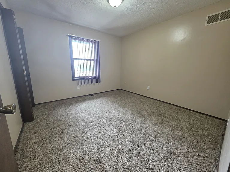 915 N Osage St — Photo 11