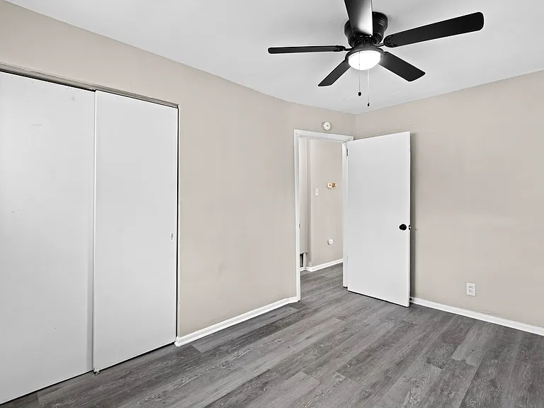 5677 Parchester Dr — Photo 5
