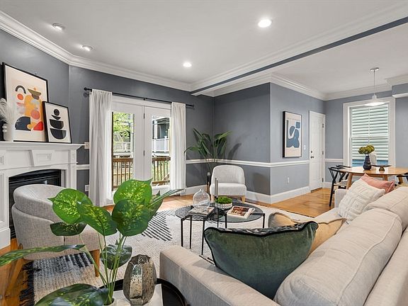 2nd image of 215 L St #1