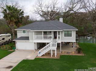 34 River Oak Dr, Seguin, TX 78155