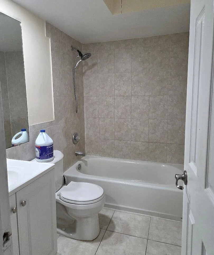 3 bed, 2.0 bath, 1458 sqft, $2,700 — Photo 4
