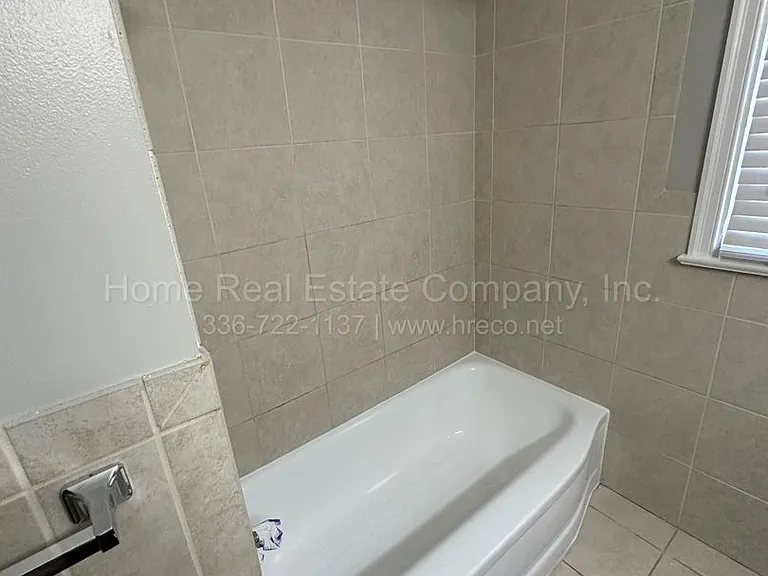 348 Pennsylvania Ave — Photo 11