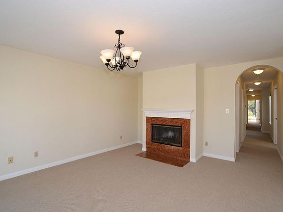 4th image of 447 22nd Ave APT 3