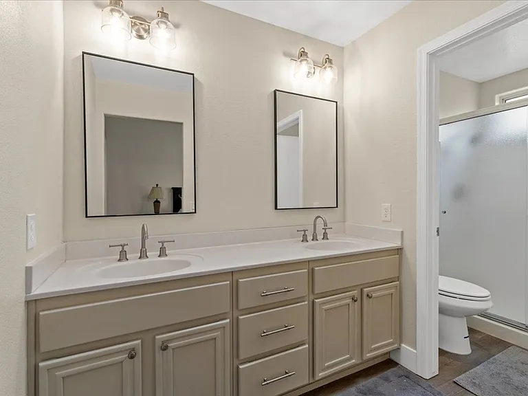 2705 Valley Downs Dr — Photo 18