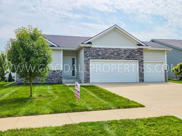16656 Wilden Dr, Clive, IA 50325