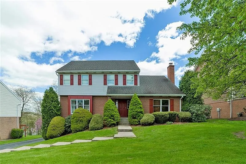1052 Manor Vue Ct photo 1