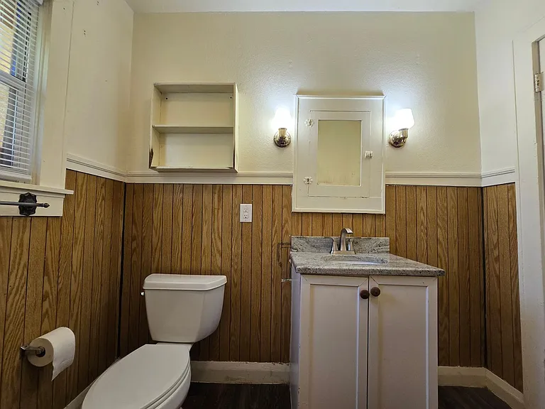 617 N Bonita Ave — Photo 16