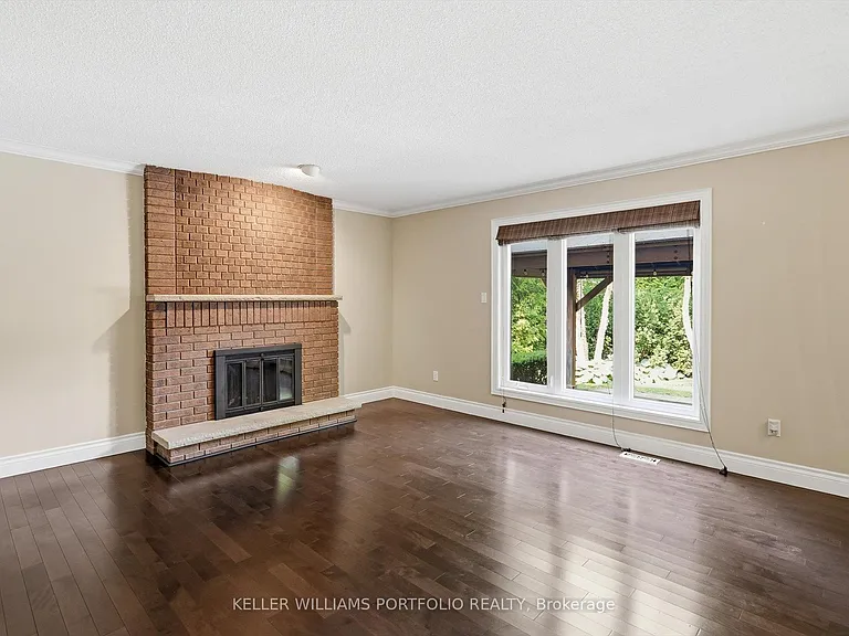 287 Royal Albert Ct — Photo 14