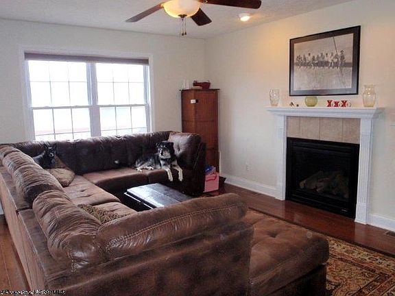 3rd image of 209 Piave Ln