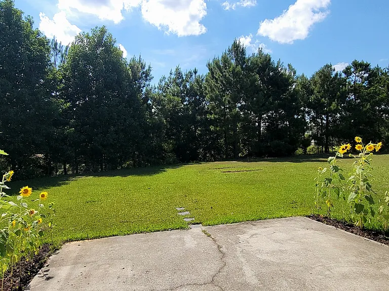 435 Creekside Cir — Photo 6
