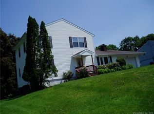 29 Belair Dr, Danbury, CT 06811