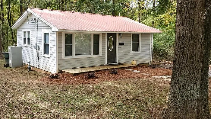 2 bed, 1.0 bath, 660 sqft, $1,150 — Photo 1