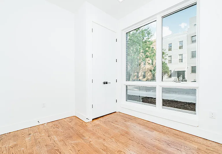 1183 Gates Ave #1A — Photo 9