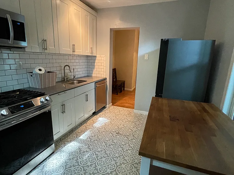1281 Union Ave — Photo 12