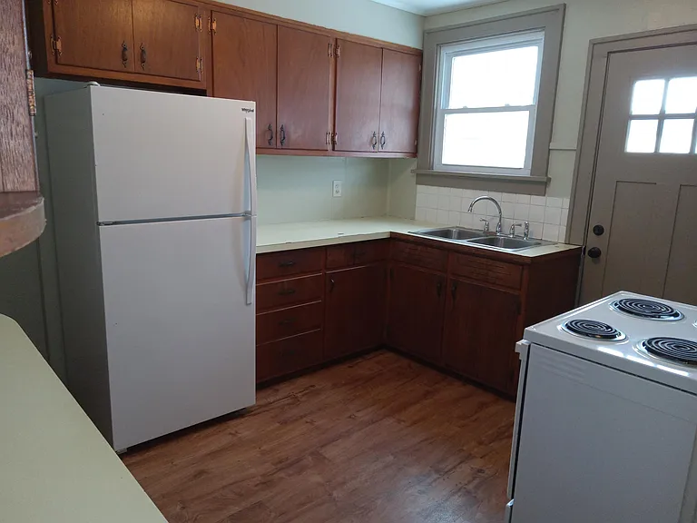 739 King St — Photo 7