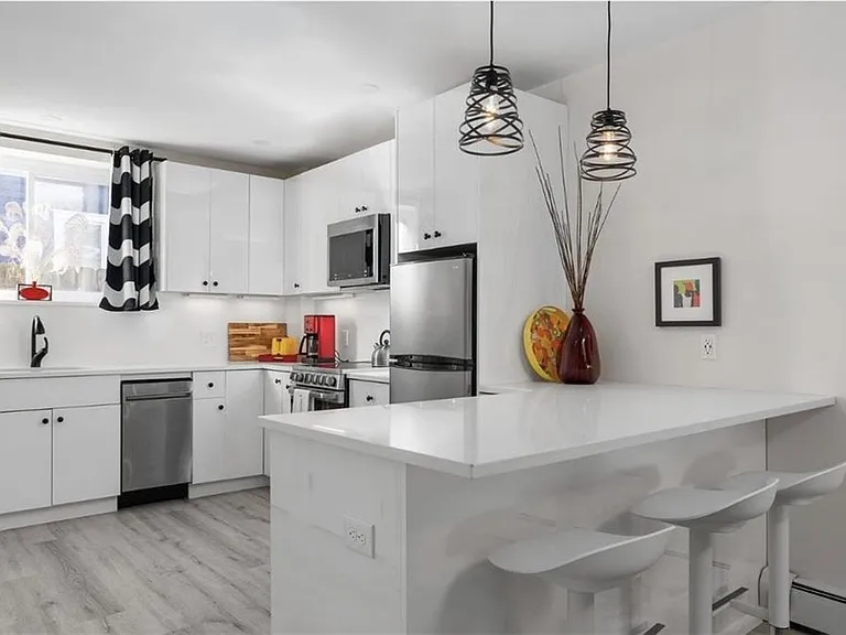 26 W Narragansett Ave #3 — Photo 4
