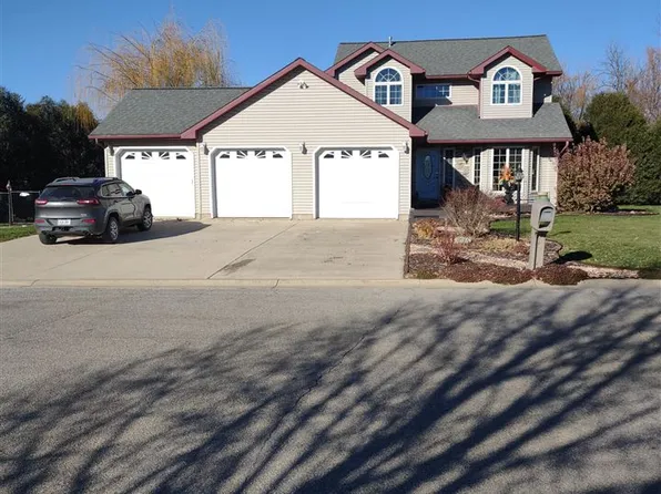 903 Park St, Dysart, IA 52224