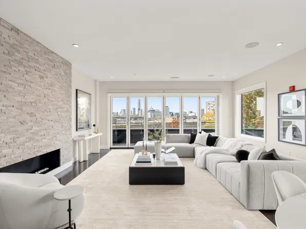 2 W 6th St #402, South Boston, MA 02127