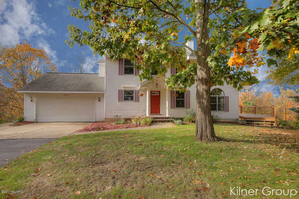 11469 Greenwich Dr NE photo 1