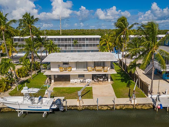 2nd image of 125 Cortez Dr