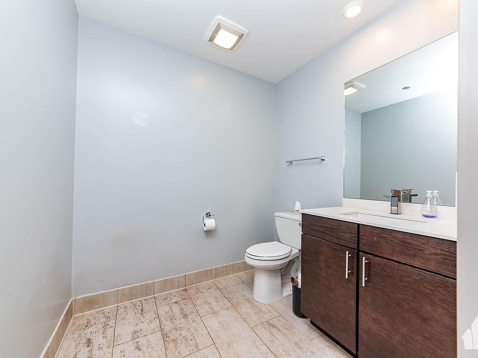 1st image of 454 E Illinois St #5306