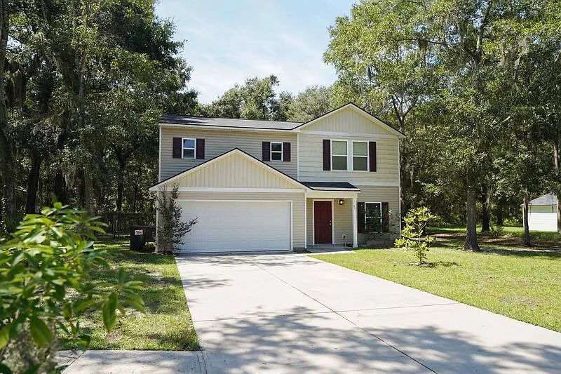 4 bed, 3.0 bath, 1802 sqft, $2,100 — Photo 2