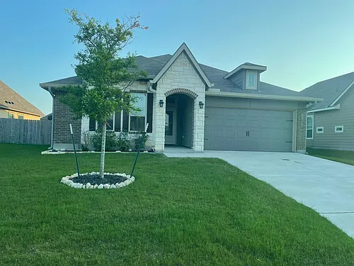 8218 Northgate Loop Photo 1