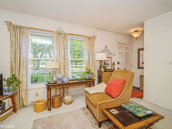 5th image of 825 Country Club Dr APT E