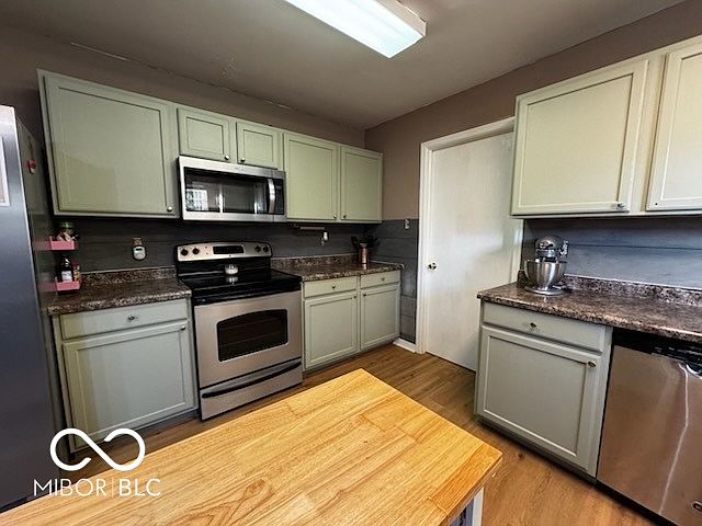 2nd image of 1825 Sonesta Way