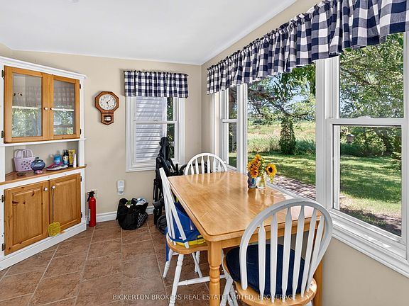3rd image of 806 Eden Grove Rd S