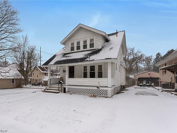 2nd image of 869 W Spruce Ave