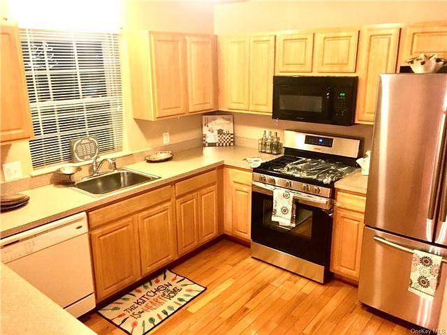 1st image of 49 Jordan Ln #49