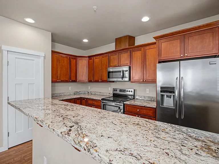 1623 Burnside Pl — Photo 9