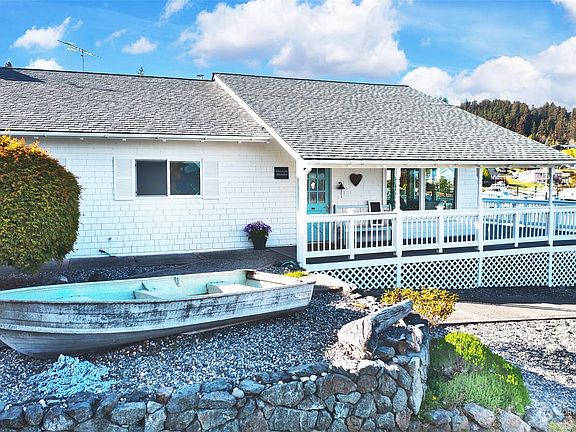 2nd image of 2204 Cove Drive