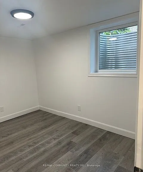 37 Fieldcrest Ave — Photo 4
