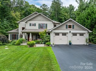 213 Solomons Cove Rd, Flat Rock, NC 28731