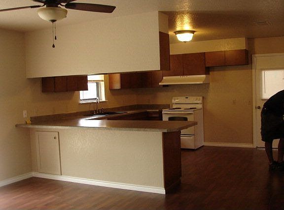 2nd image of 1315 Luckenbach