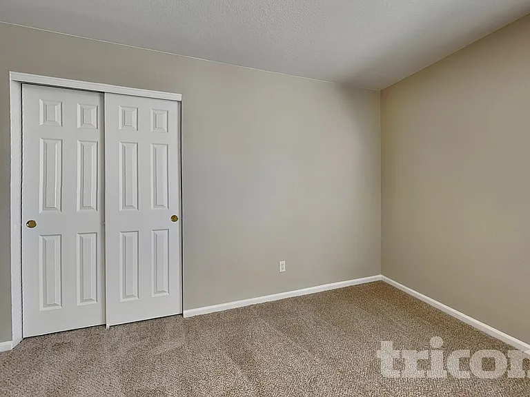 4836 Ireland Ct — Photo 16