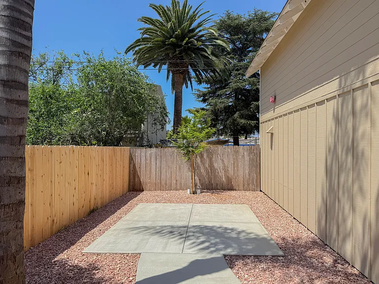 1725 S Maple St #1 — Photo 11