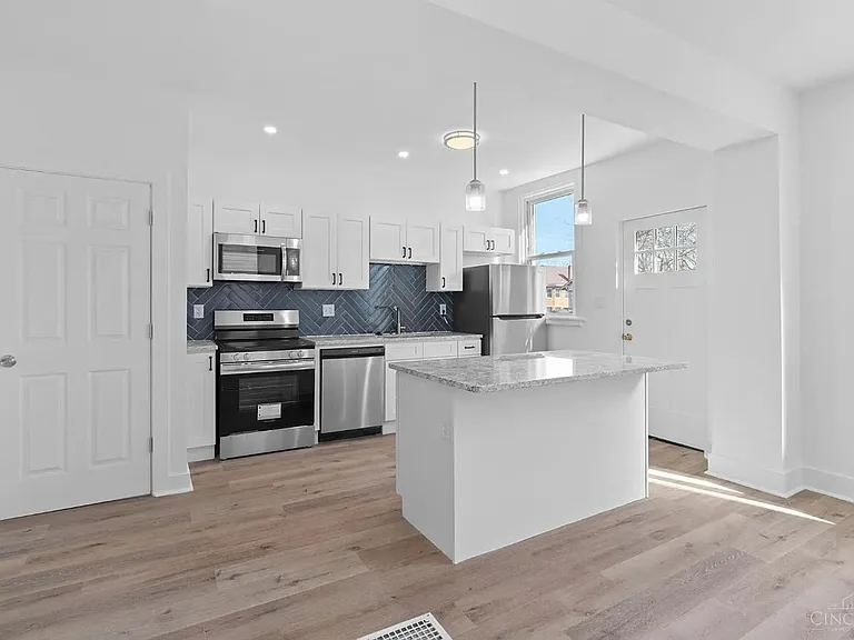 3518 Hudson Ave — Photo 7