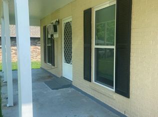 7621 Gov Derbigny Dr, Baton Rouge, LA 70811