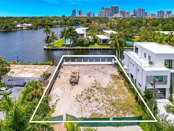 4th image of 515 Isle Of Capri Drive