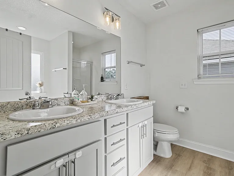 1052 Grayson Ave — Photo 5