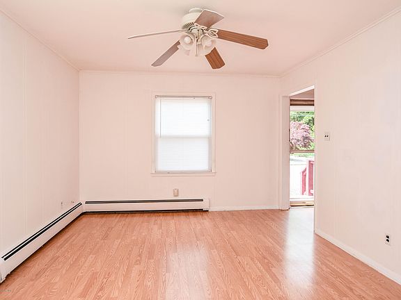 3rd image of 67 Clearwater Dr