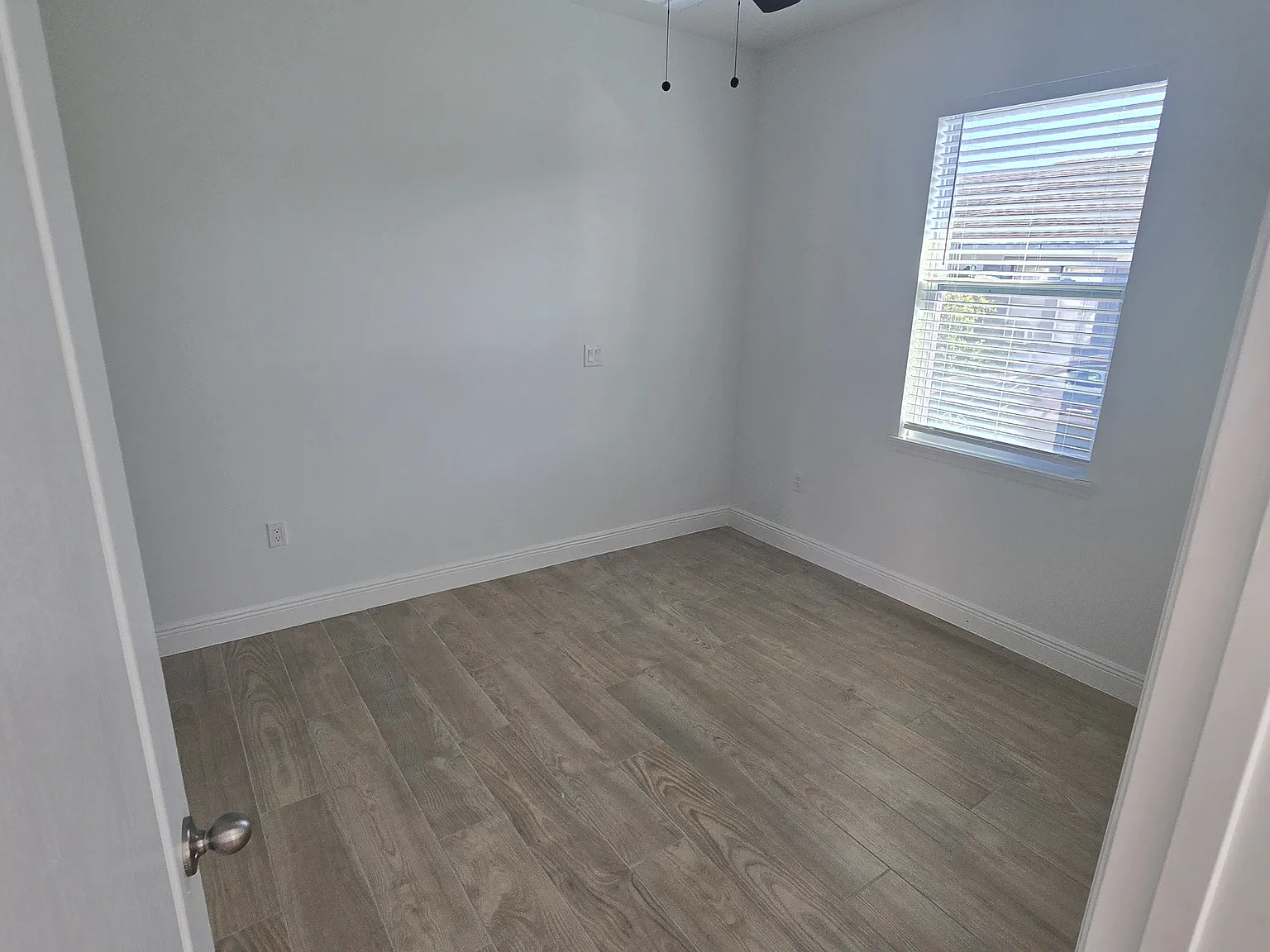 1 bed, 400 sqft, $1,200 — Photo 4