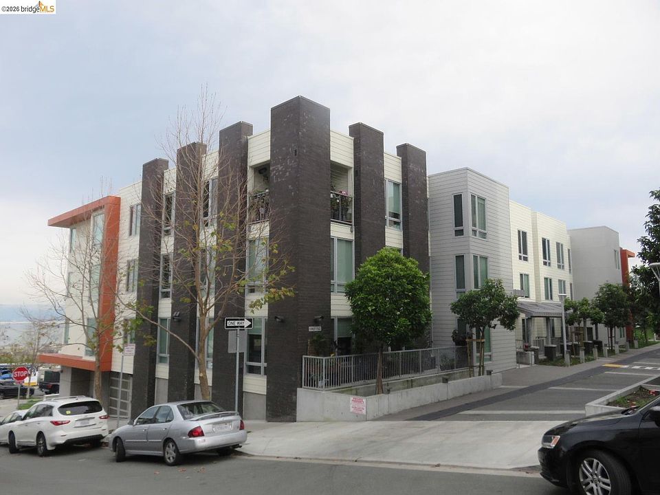 1st image of 10 Kennedy Pl #203